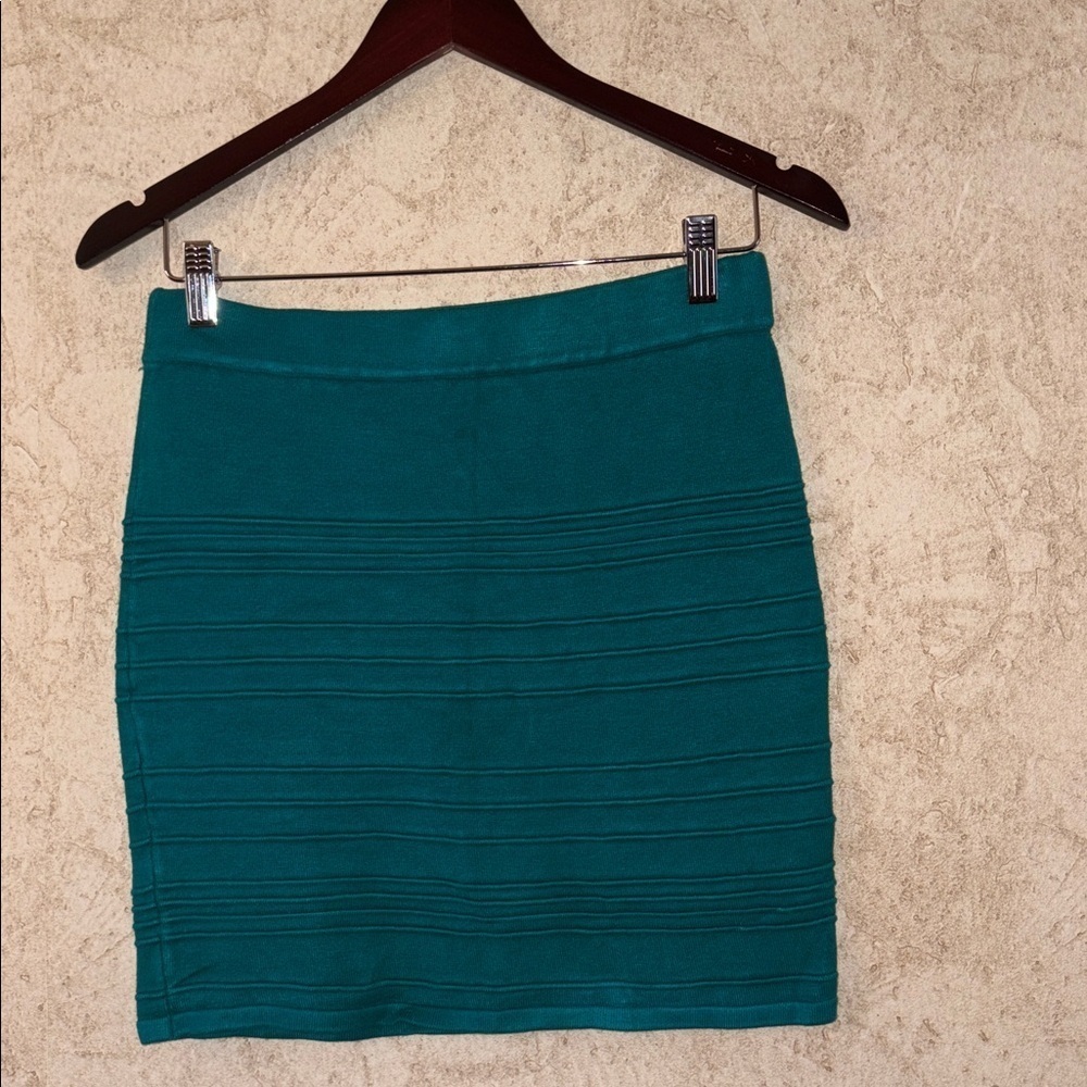 💕Charlotte Russe Sweater Mini Skirt(Waist 28” Length 16”)